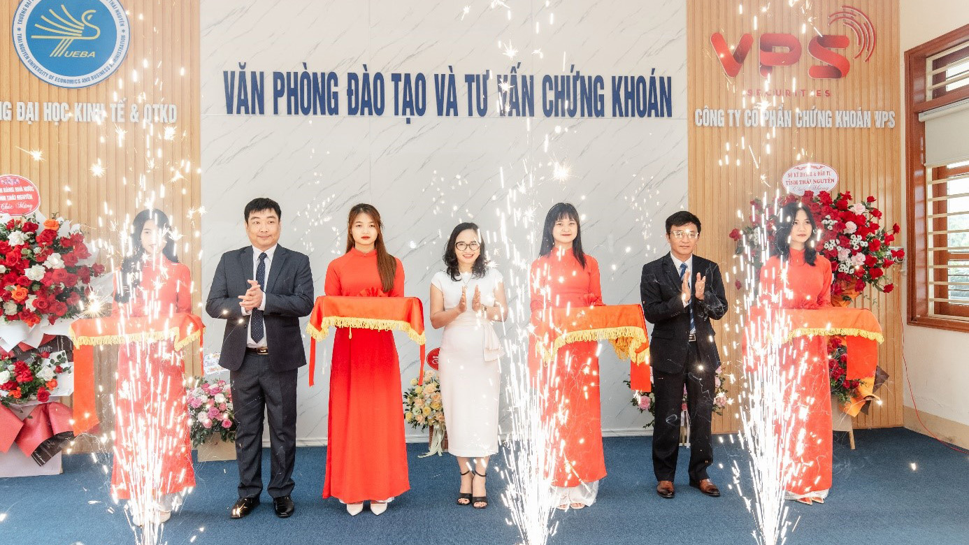 Lễ Khai trương văn phòng Vuaboss hoat dong và Tư vấn chứng khoán VuaBoss It Com – VPS thành công rực rỡ